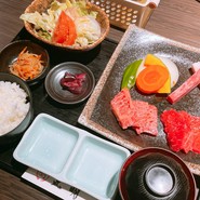 飛騨牛　焼肉・すきやき・しゃぶしゃぶ　丸明