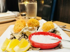 本ズワイガニと蟹味噌のグラタントースト