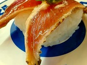 カツオにぎり寿司。リーズナブルな和食レストラン！