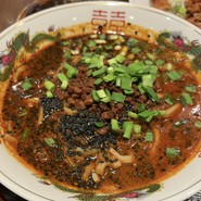３種の中から黒胡麻担々麺をチョイス！