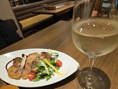 ポークソテーと白ワイン