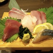 神戸海鮮居酒屋　三宮高架下市場