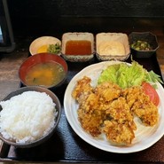 神戸海鮮居酒屋　三宮高架下市場