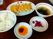 香蘭の餃子とライスのセット。ご飯がススム！