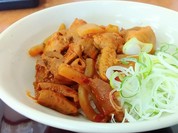 汁物のお供にミニ赤パンチ丼