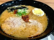濃厚豚骨醤油ラーメン