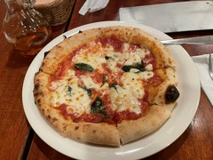 マルゲリータ、かなりのボリームあります。