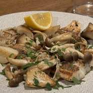 イトヨリと色々きのこのムニエル