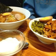 ルーロー飯と醤油ラーメンのランチセット