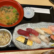 ランチ 8貫