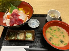 ランチ 海鮮丼