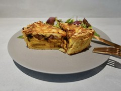 ベーコンとボルチーニ茸の蜜芋キッシュ