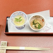 前菜（真子うま煮　木の芽　蛤菜種和え　蕨　菜の花　黄身香煎）