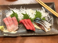 お刺身も美味しい
