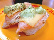 炙りサーモンバジルチーズ