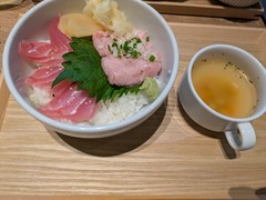 魚屋のマグロ食堂 オートロキッチン 赤羽店