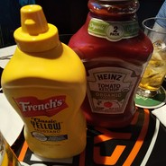 アレックス サルーン