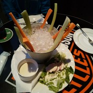 アレックス サルーン