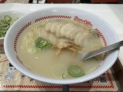 肉マシマシラーメン、トッピングネギ