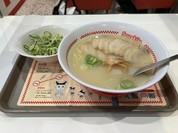 肉マシマシラーメン、トッピングネギ