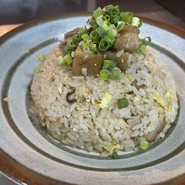 居酒屋メニューのラフテーチャーハン