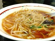 もやし炒めの香ばしさが美味しい、もやしあんかけそば。