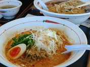 ビバホーム草加店のラーメン屋。麻辣担々麺ともやしあんかけラーメン。