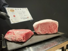 牛肩ロース　牛男