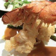 オマール海老のフリットアメリケーヌソース