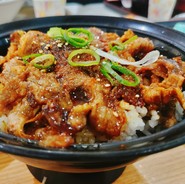 空腹に牛カルビ焼肉丼