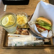 フレッシュネスバーガー 泉Ａｃｓ店