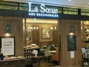 La Soeur AUX BACCHANALES