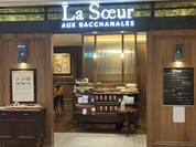 La Soeur AUX BACCHANALES