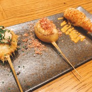 天使の海老　アメリケーヌソース、さつま芋と生ハム　トリュフバター、ホタテのムース　白ワインソース