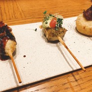 穴子と焼きナス　赤シソとショウガ、豚肩ロース　グリーンマスタード、ロッシーニ　