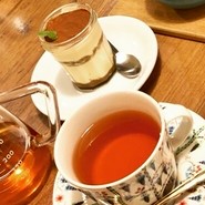 大人のティラミスとハーブティー
