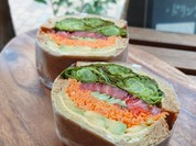 アボカド野菜サンド