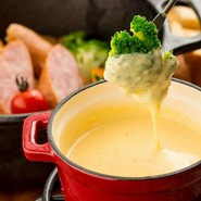 ローストビーフ＆チーズフォンデュ食べ放題ダイニングビアバー ウォルトンズ  神田店