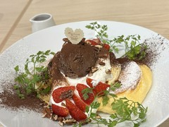 季節限定チョコレートストロベリーパンケーキ