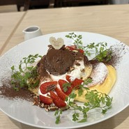 季節限定チョコレートストロベリーパンケーキ
