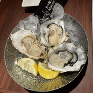 3人来店、クーポンの生牡蠣堪能しました。