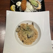 オイスターポルチーニリゾット、トリュフ好きにはたまりません。