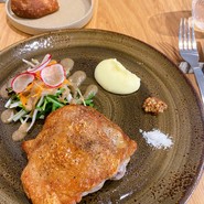 BRACERIA　PASTICCERIA　BOND