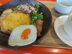 クレプスキュールカフェ仙台メディアテーク