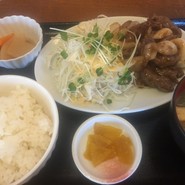 お食事処よろづ