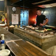 炉ばた屋　鶴吉　出抜小路店