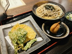 蕎麦切り　くろ 