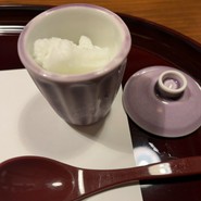 口直しの柚子ソルベ。