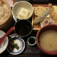 三崎まぐろレア天盛合せ鯛めしひつまぶし膳1350円！