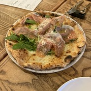 ピッツェリア　カスターニャ